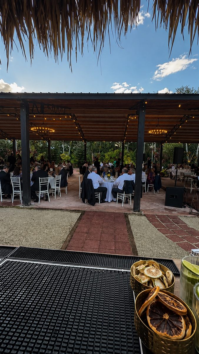 Boda al aire libre en Miami vista desde la barra de DR Bartender Service